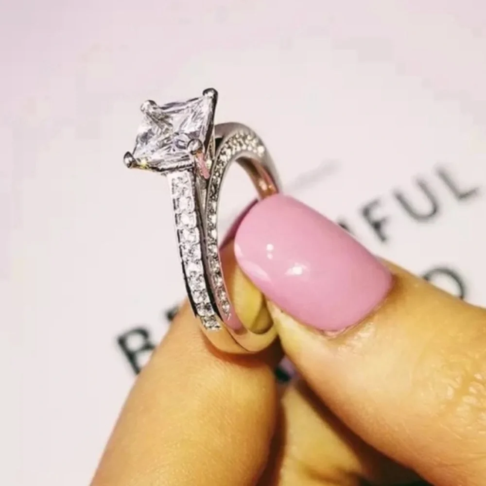 “2 CT” 925 STERLING STERLING ENGAGEMENT DIAMOND RING, CUTE RING, SHINY RING. - Picture 3 of 5